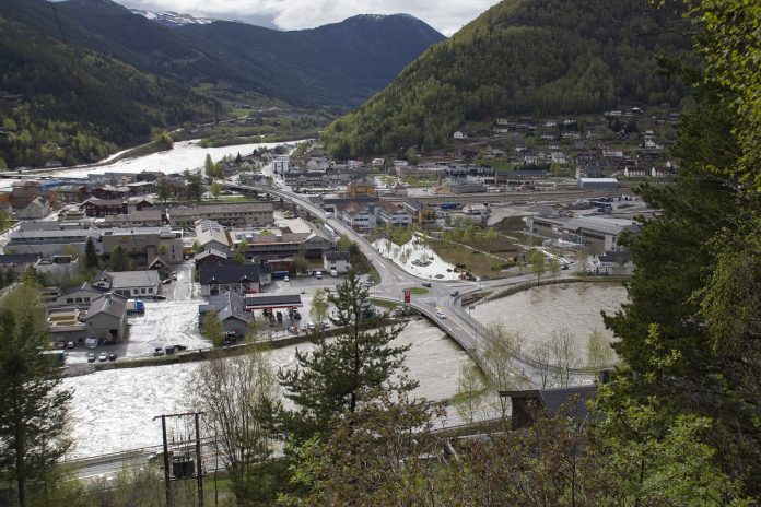Store oversvømmelser i Otta sentrum