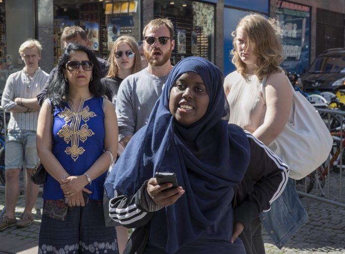 Demonstrasjoner mot den høyreorienterte østerrikeren Martin Sellner som skal delta i et arrangement på Eldorado Bokhandel i Oslo.