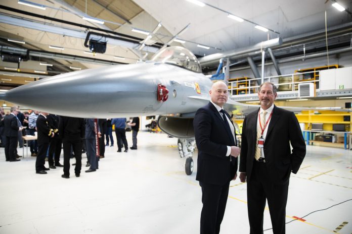 Signering av avtale mellom Lockheed Martin og AIM Norway