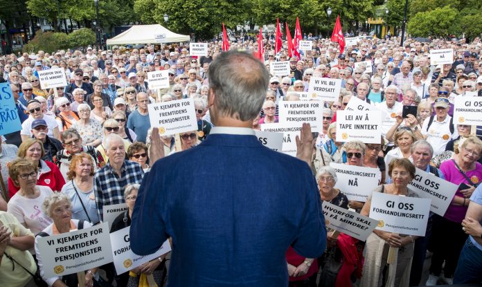 Pesjonistforbundet streiker foran Stortinget
