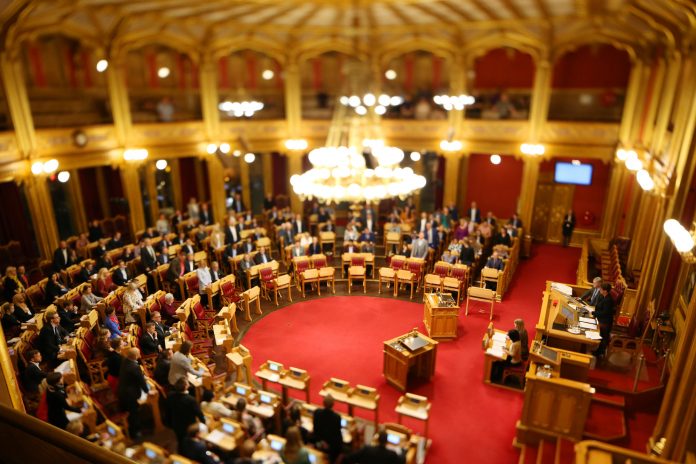 Stortinget avgjør abort- og pelsdyrsaken torsdag kveld.